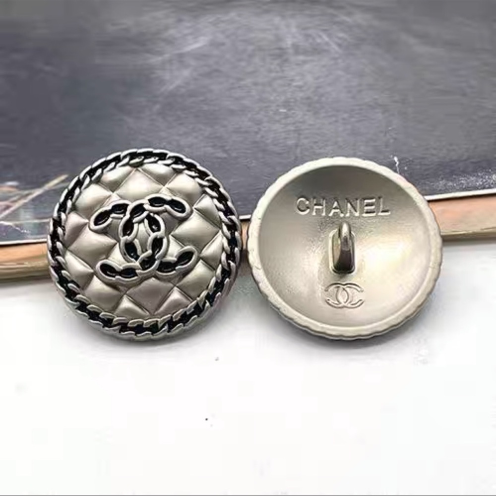 Chanel buttons x 6